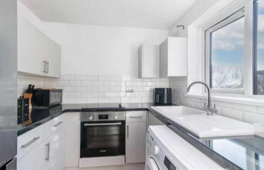 Apartment in London - View 5
