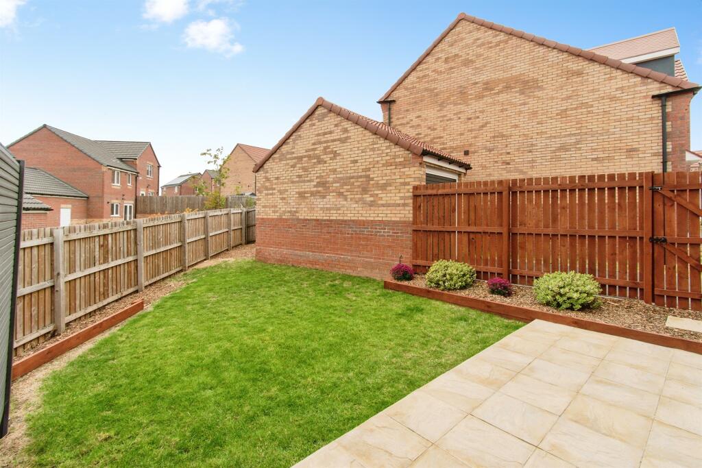 House in Wakefield, West Yorkshire - View 2