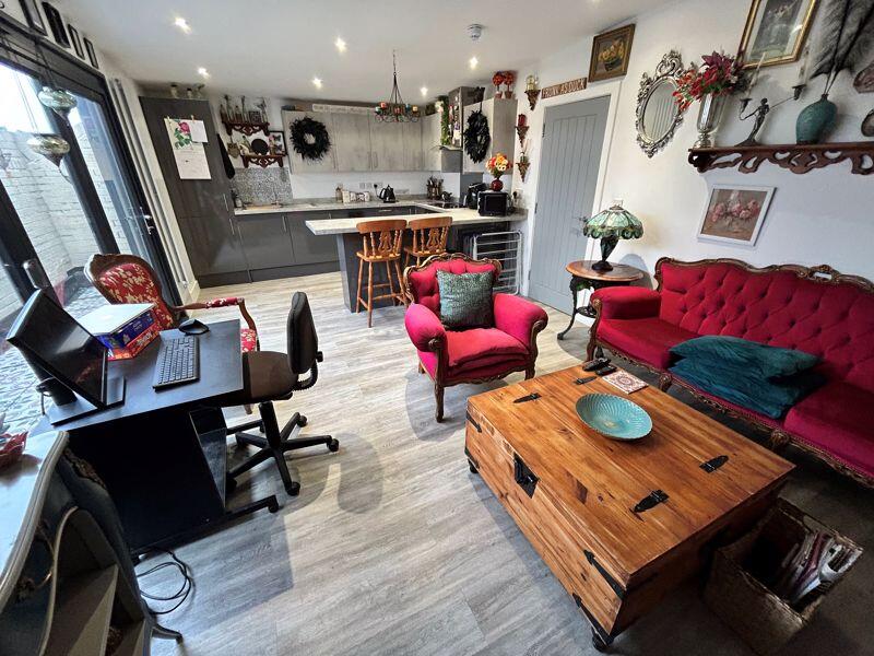 54 Englands Lane, Gorleston photo 4