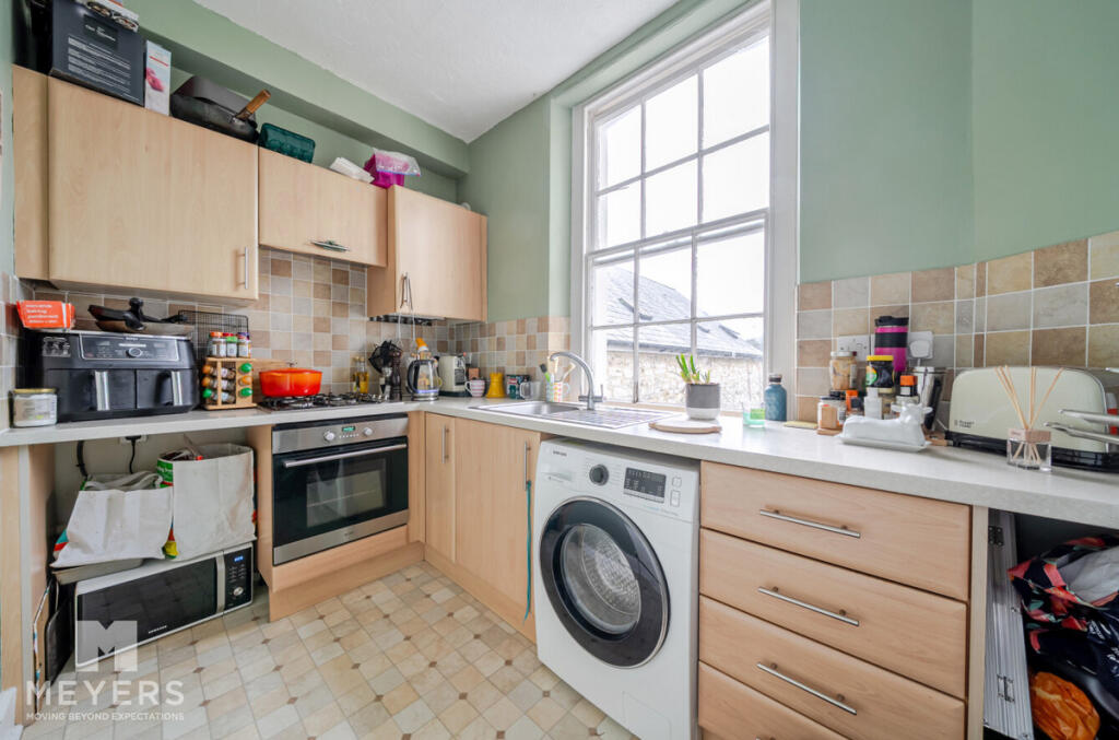 16 High East Street, Dorchester, DT1 1 photo 4