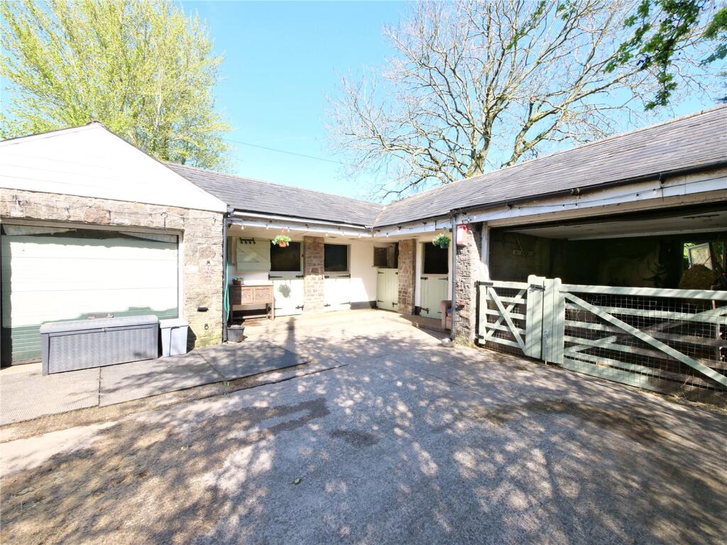 Five-bedroom detached country home set within 4.5 acres, West Harptree photo 3