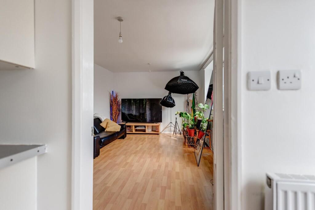 Apartment in Rotherham, South Yorkshire - View 4