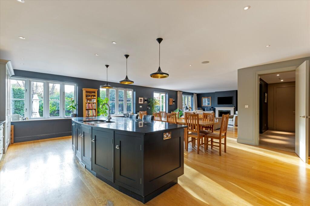 Bank Lane, Roehampton, London, SW15 photo 4