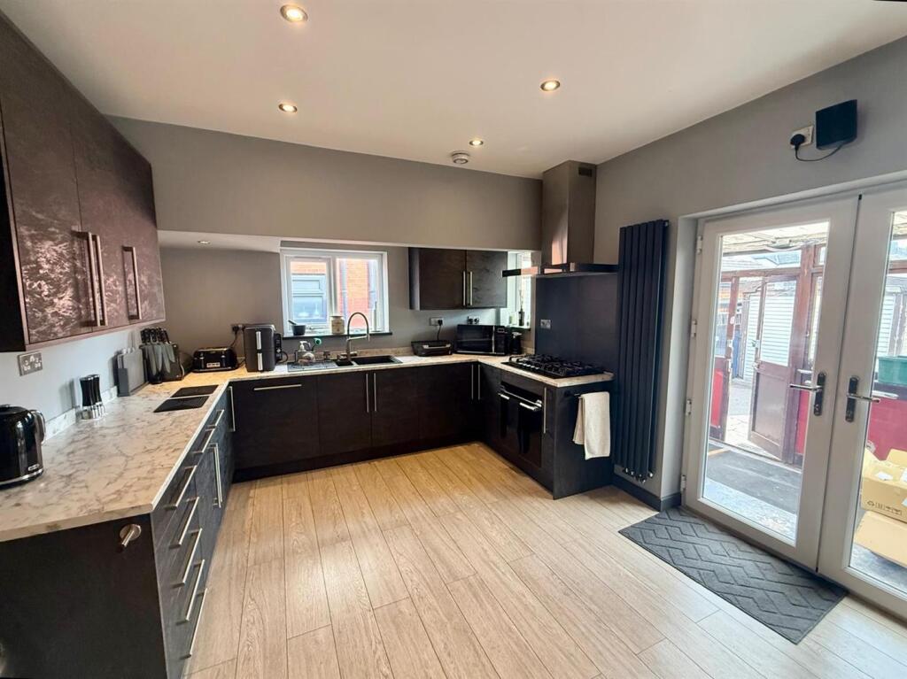 House in Oakgrove, Bollin Grange, Sutton - View 2