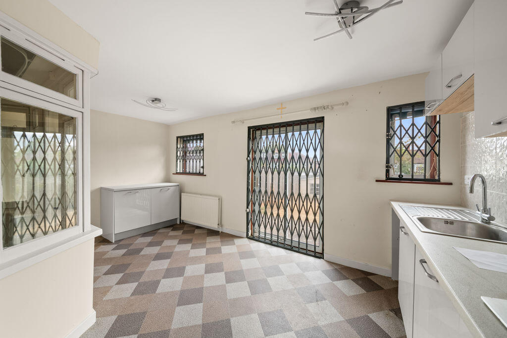House in Southall - View 4