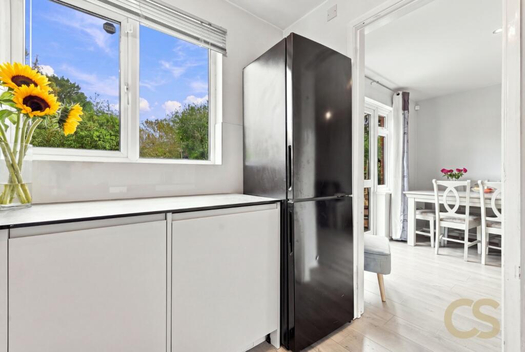 Apartment in Broxbourne, Cheshunt - View 5