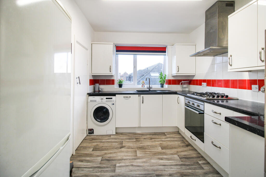 Apartment in Guildford - View 3