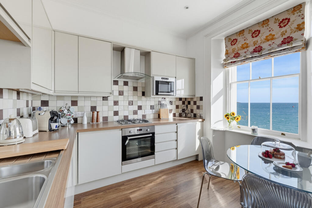 Apartment in Plymouth - More