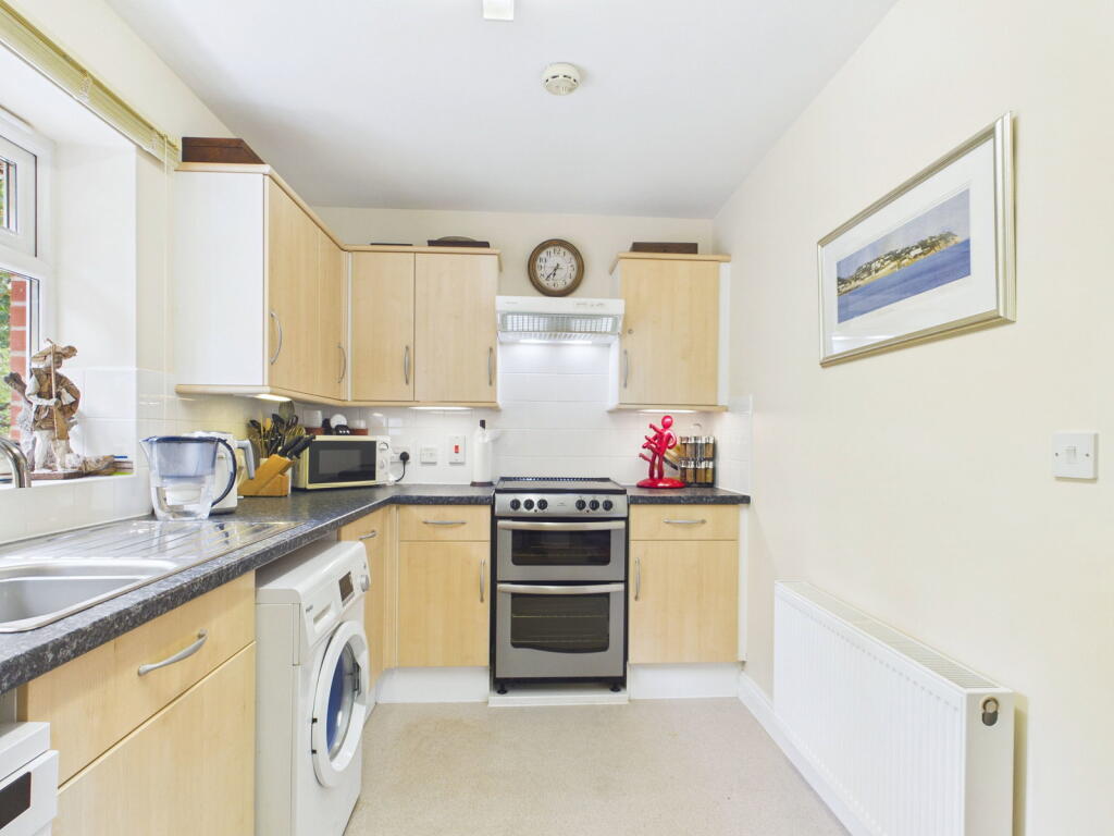 Apartment in Torquay - More