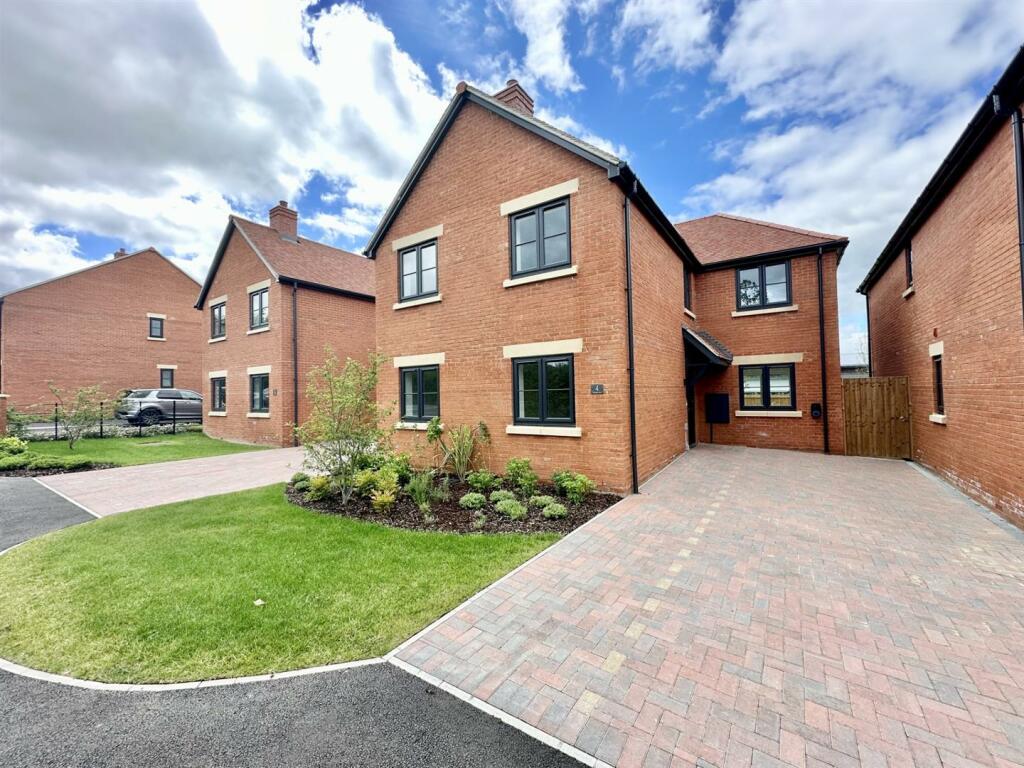4-bed detached on Over Old Road, Hartpury, Gloucester, £550,000