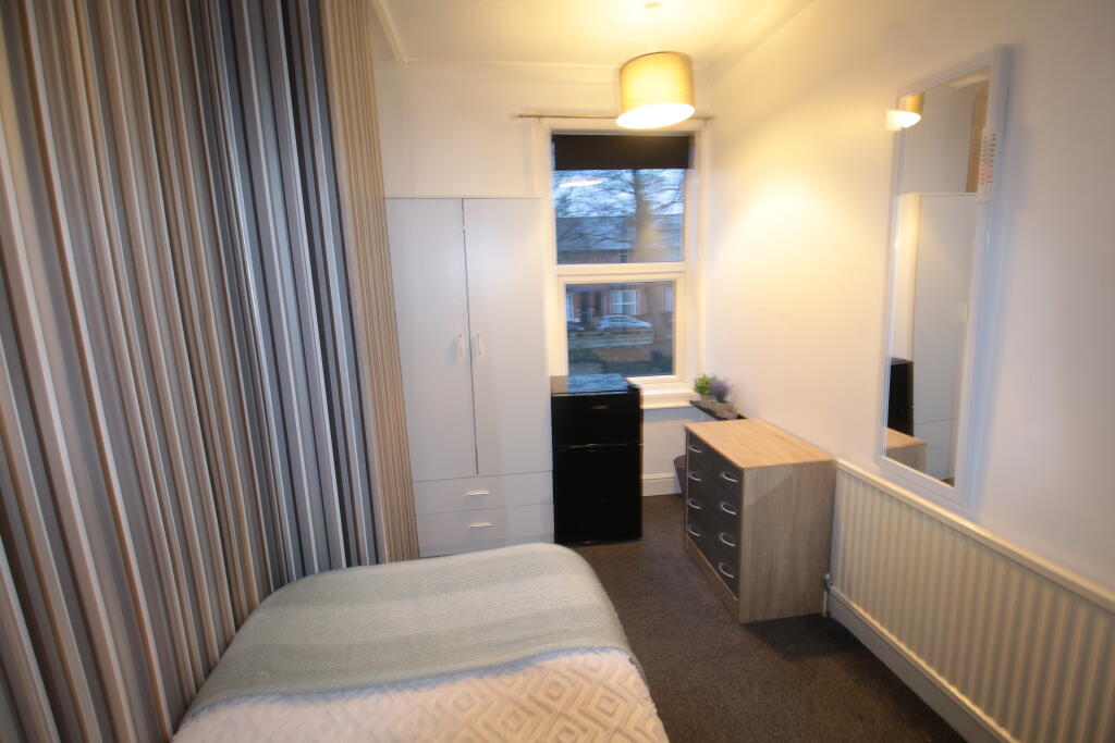 House in Lincoln, Lincolnshire - More