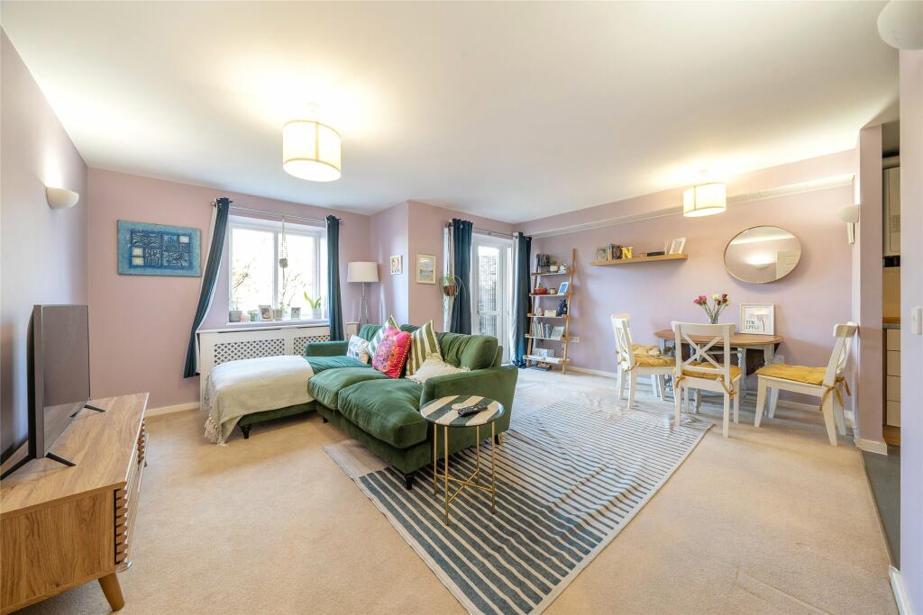 Main image of property: Green Lane, London, SW16