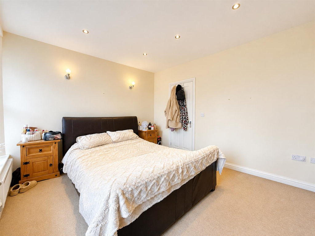 House in Torquay - More