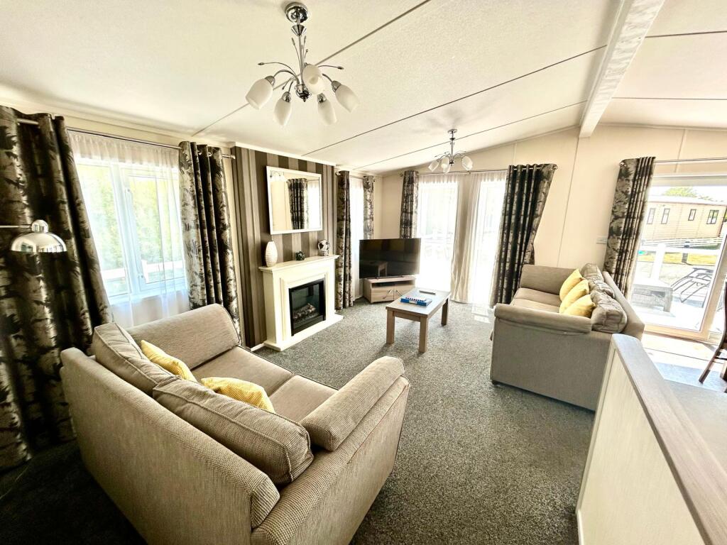 House in Gloucester - View 2