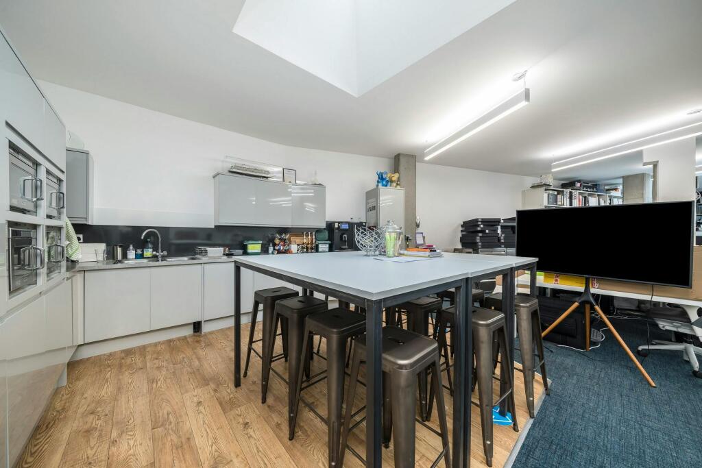 8 Lamb Walk kitchen Copy.jpg