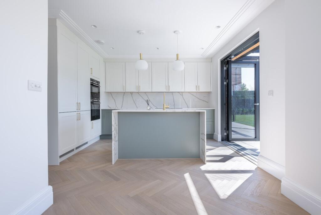 House in Guildford - View 4