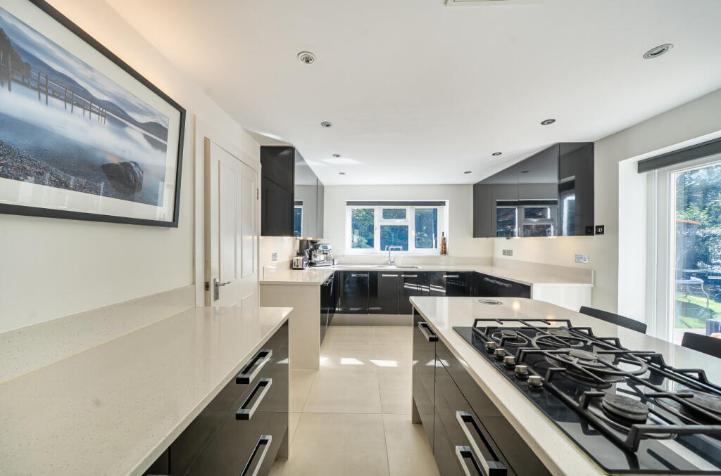 House in Southampton, Bassett - View 4