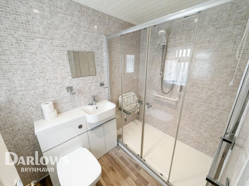 House in Newport - View 5