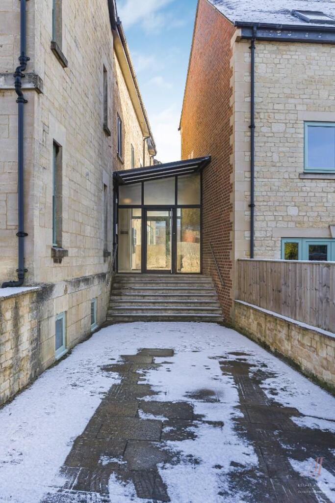 Apartment 6, Dolphin Munday Court, Ebley, Stroud photo 3