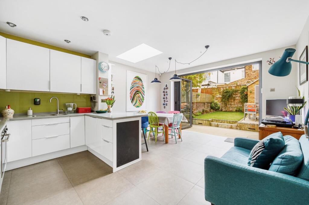 House in London - View 3