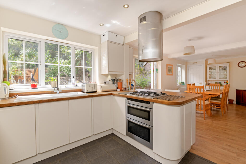 Old Bell Close, Stansted, Essex, CM24 photo 4
