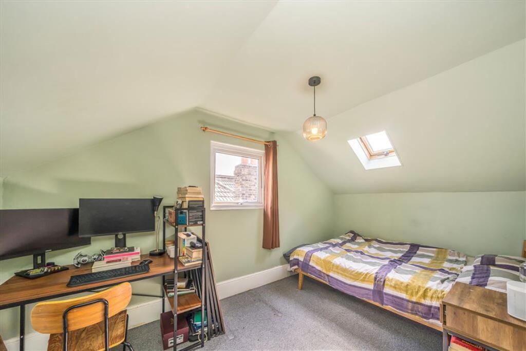 Apartment in London - View 5