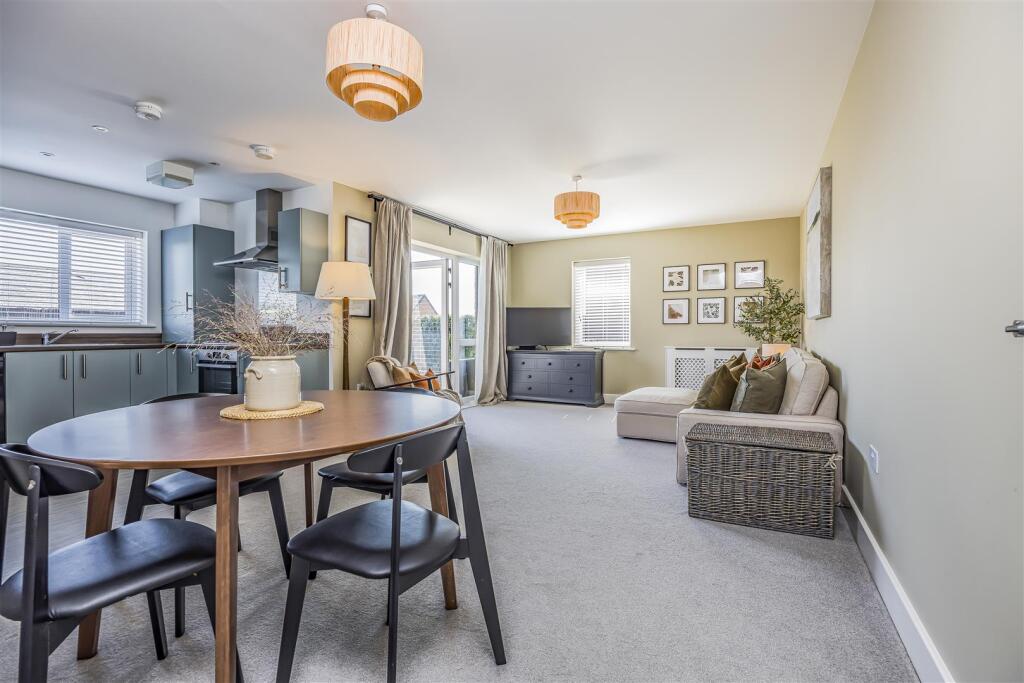 Apartment in Havant, Hampshire - View 3