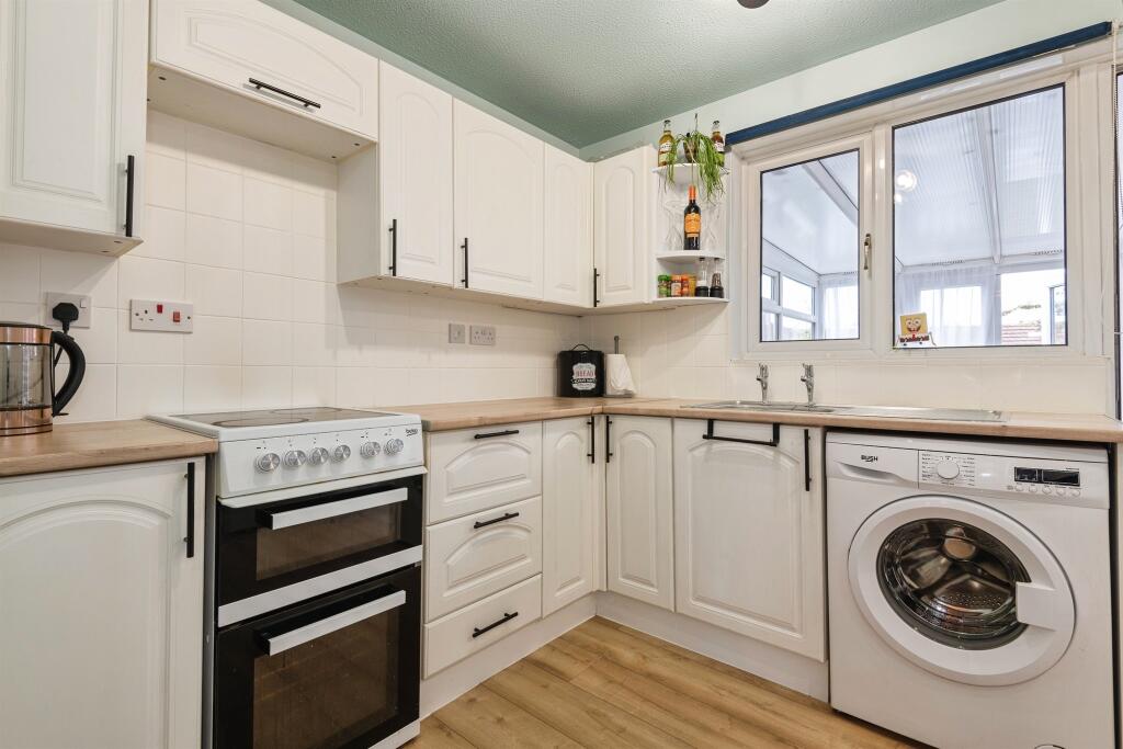 House in Taunton, Blackbrook - View 5