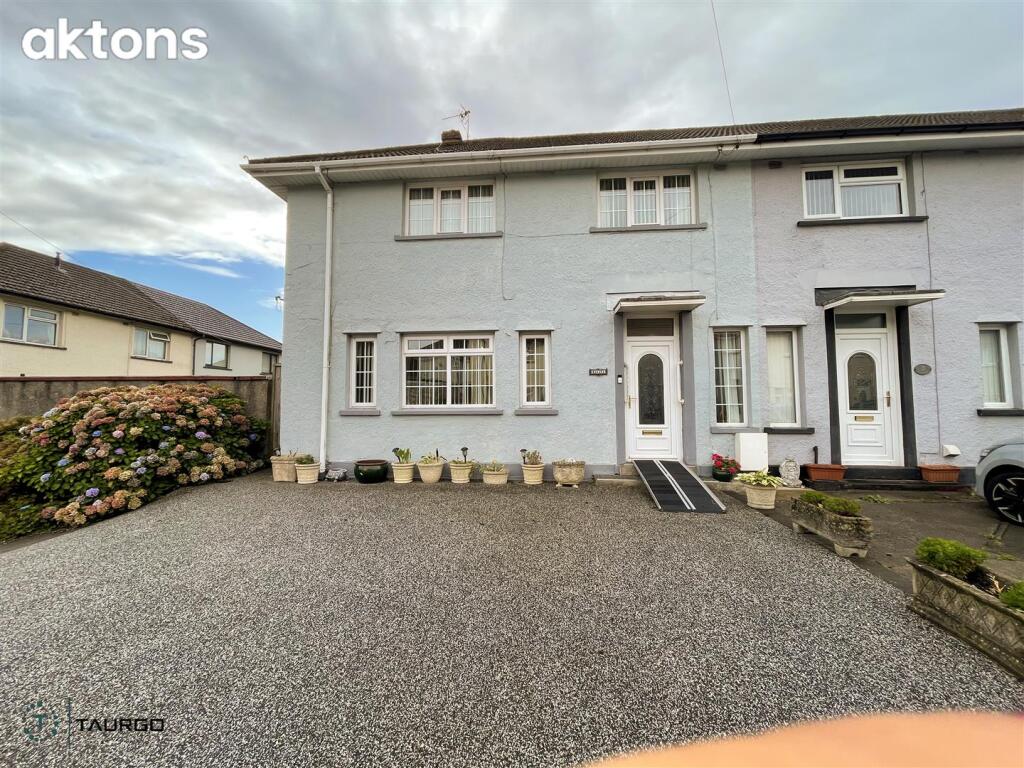 Heol Fach, Nantgarw, Cardiff photo 2