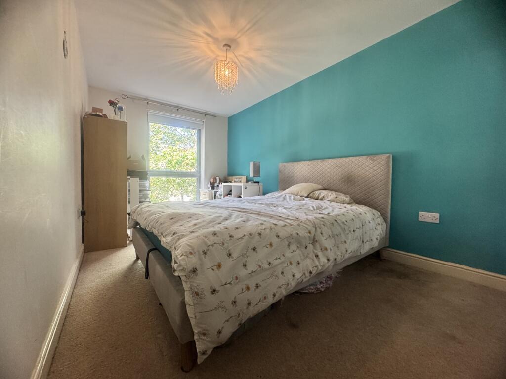 Apartment in Rushmoor, Hampshire - View 4