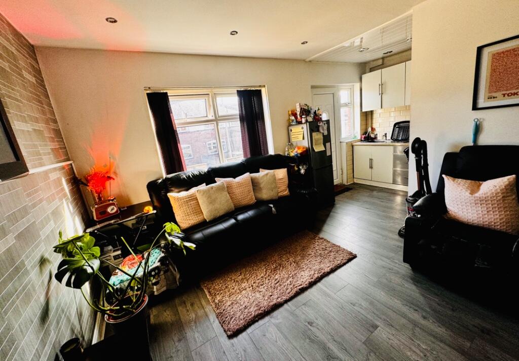 Mayville Avenue, Leeds, West Yorkshire, LS6 - View 5