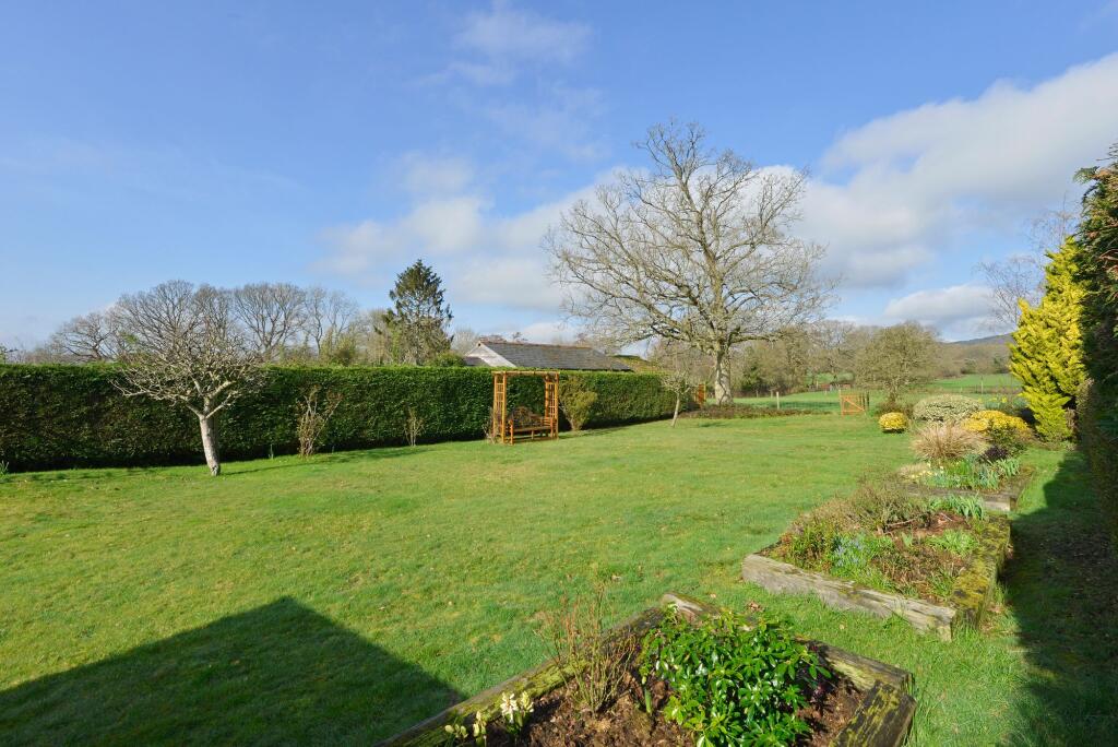 Bookhurst Road, Cranleigh, GU6 photo 3
