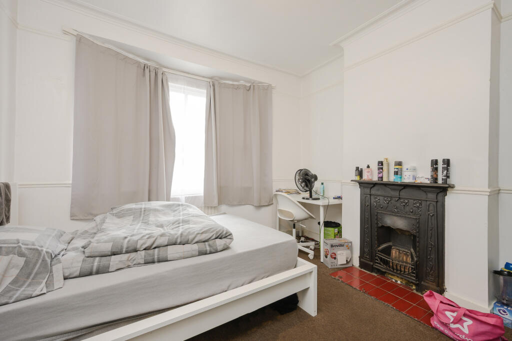 House in London - View 5