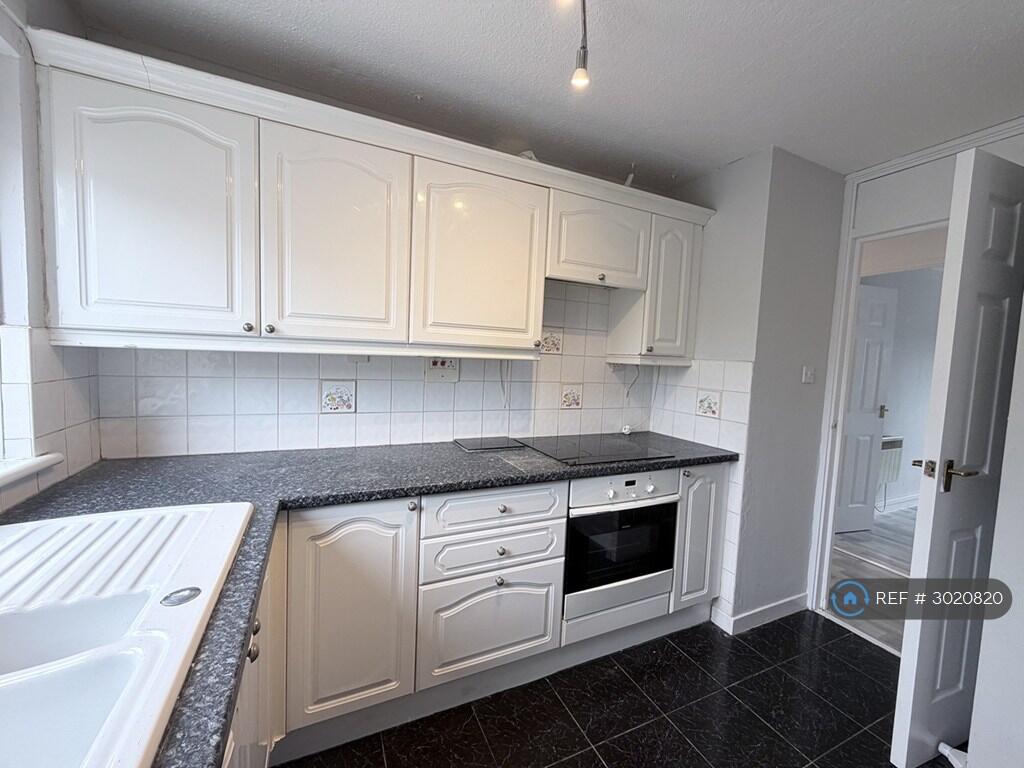 Apartment in Glasgow, Gilshochill, Summerston - View 5