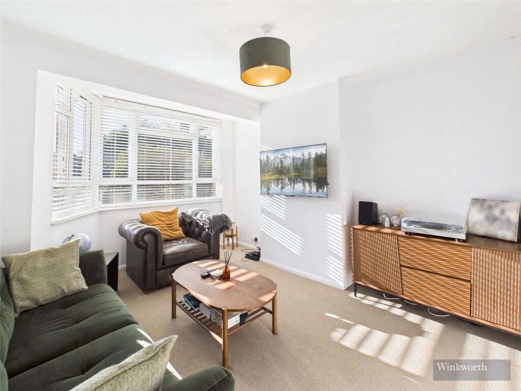 Apartment in Kingston upon Thames - View 4