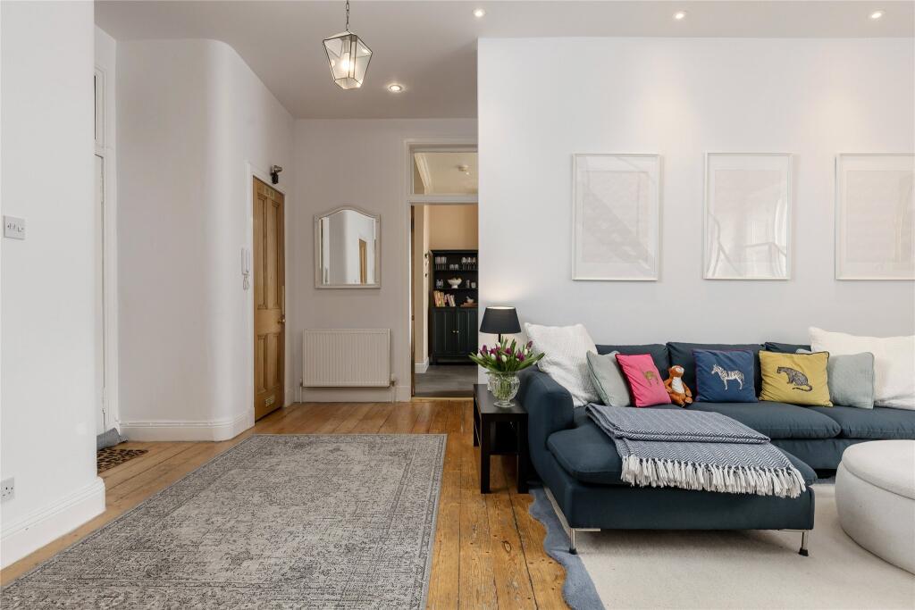 Apartment in Edinburgh, Church Hill, Morningside - View 3