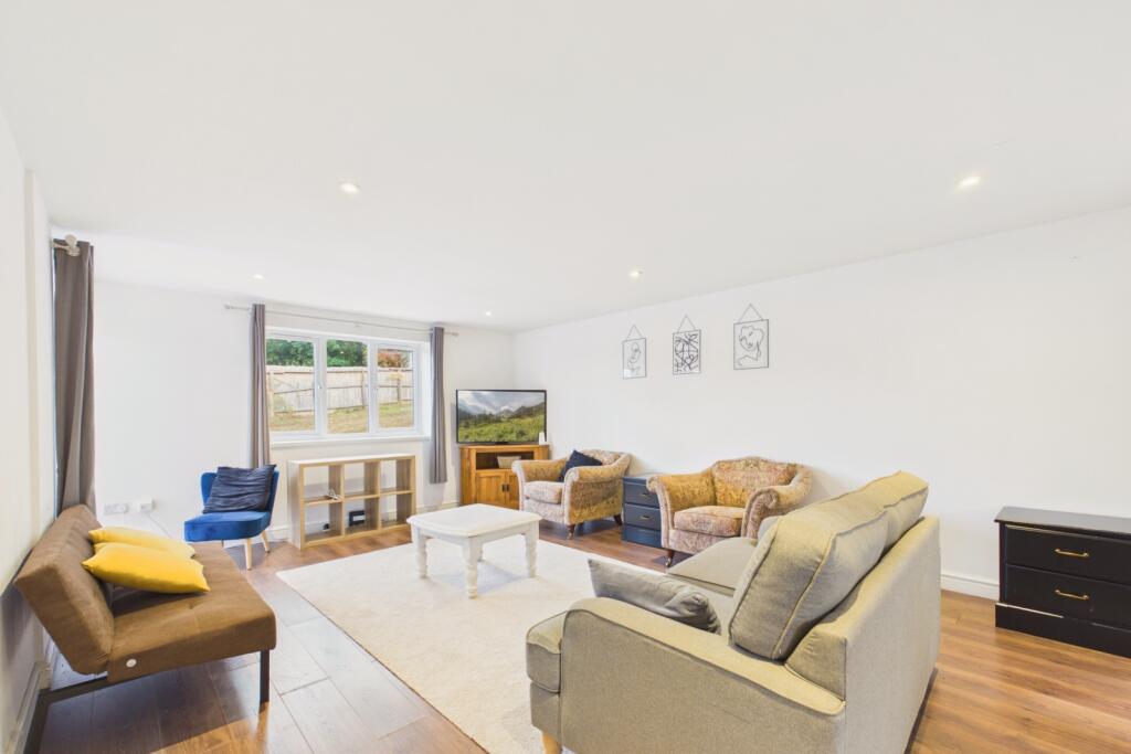 House in Whitchurch - View 4