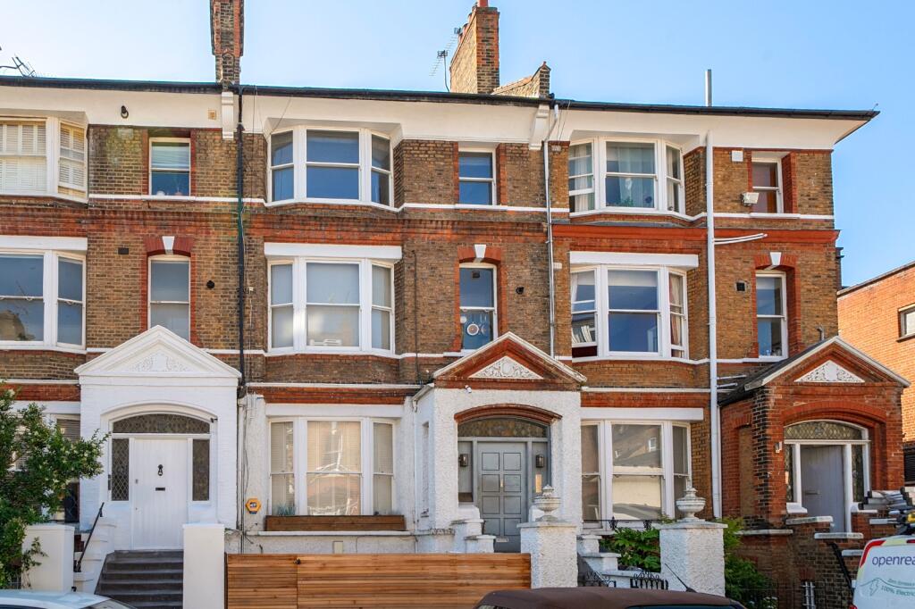 Apartment in London, Kilburn - View 3