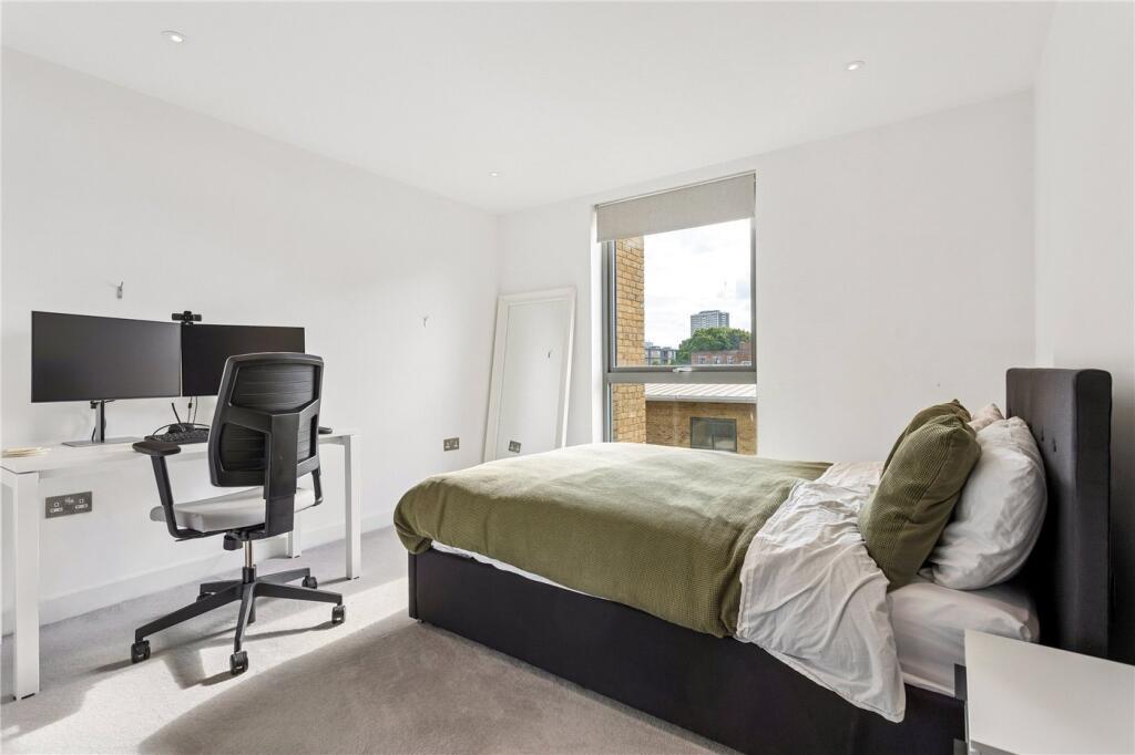 Apartment in London - More