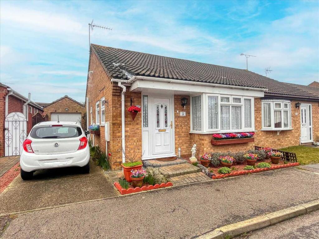 Main image of property: Wavring Avenue, Frinton On Sea, Kirby Cross