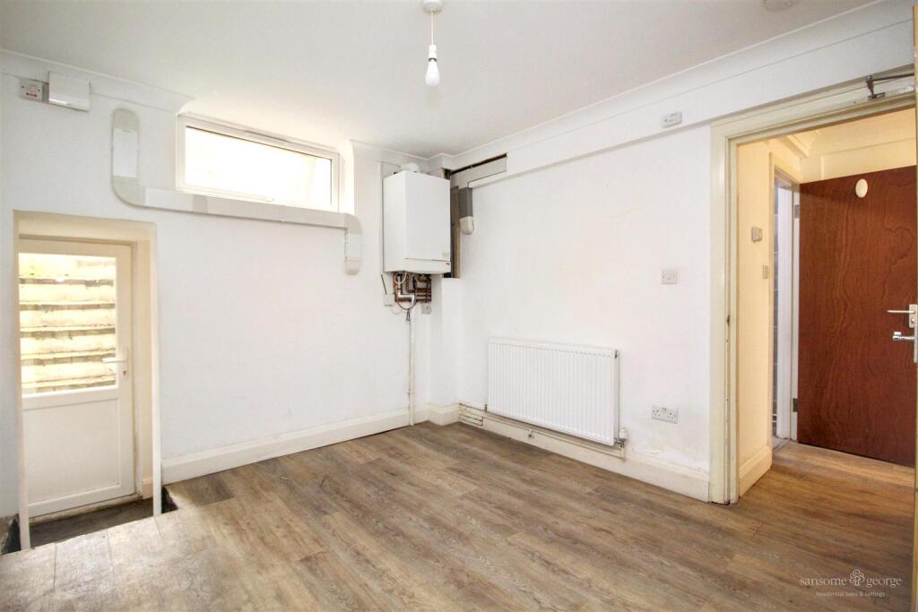 Apartment in Reading, Katesgrove - View 5