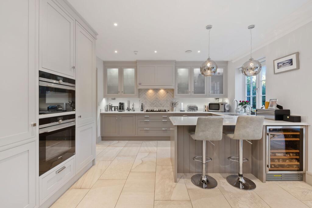 House in Slough - View 3