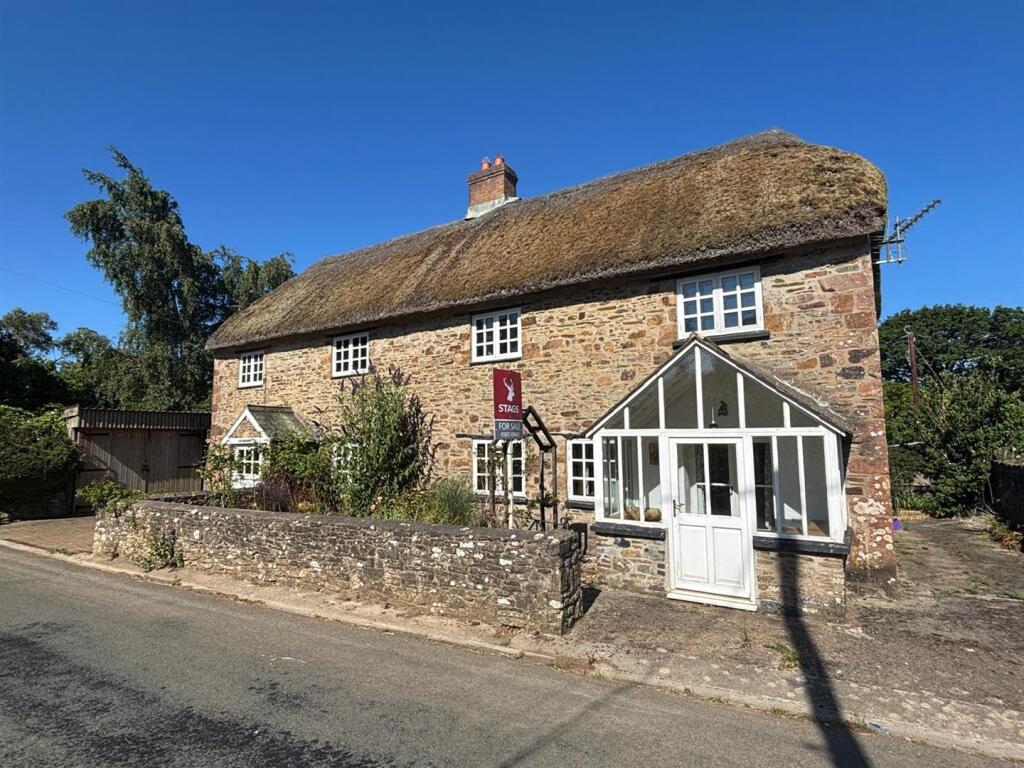 3-bed detached on Spreyton, Crediton, £595,000