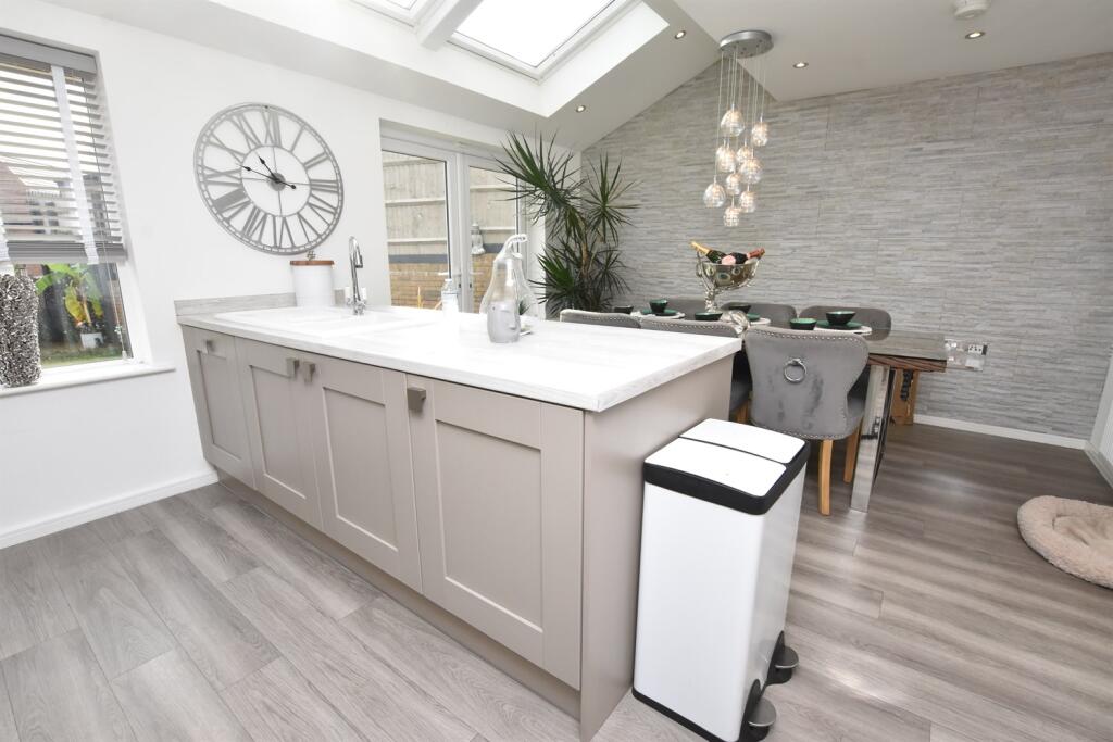 House in Birmingham, Handsworth Wood, Birchfield - View 4