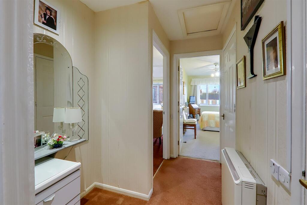 Apartment in Worthing, Broadwater - View 5