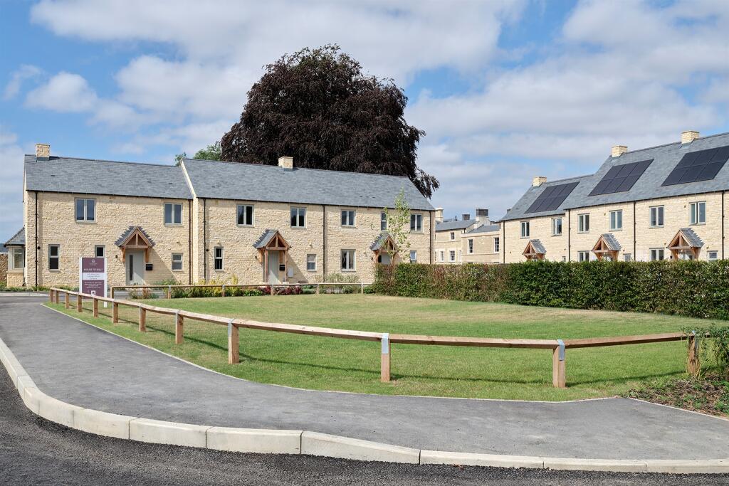 House in Gloucester - View 4