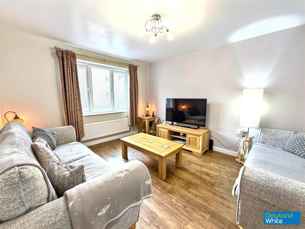 15 Greensforge Drive photo 3