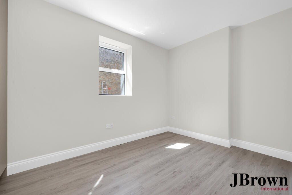 Apartment in Croydon - View 4