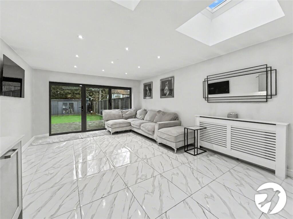 House in Sidcup, Blackfen - View 4