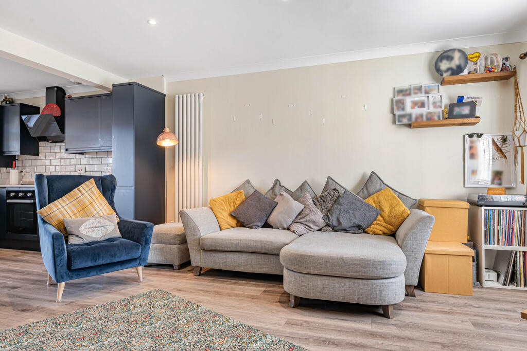 House in South Oxfordshire, Ladygrove, Didcot - More